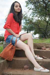 Look Saia Jeans Blusa Laranja