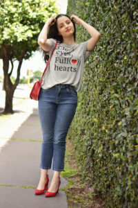 Tshirt e Salto Vermelho