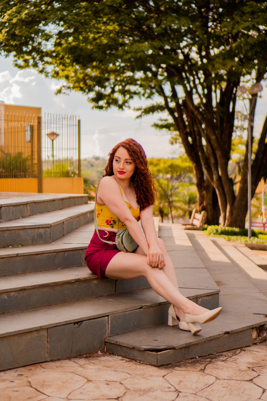 Look Amarelo Vinho e Verde