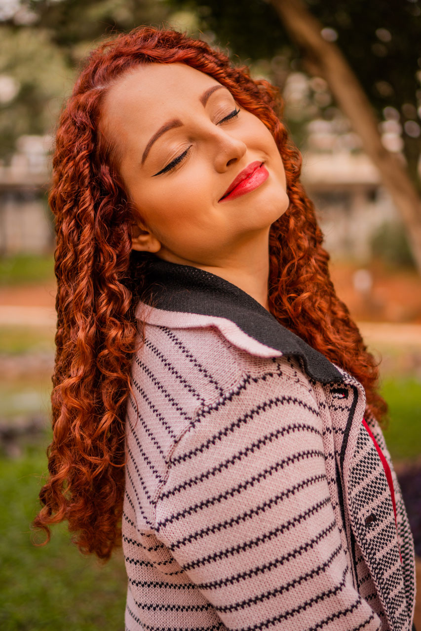 Maquiagem Ruiva Cabelo Cacheado