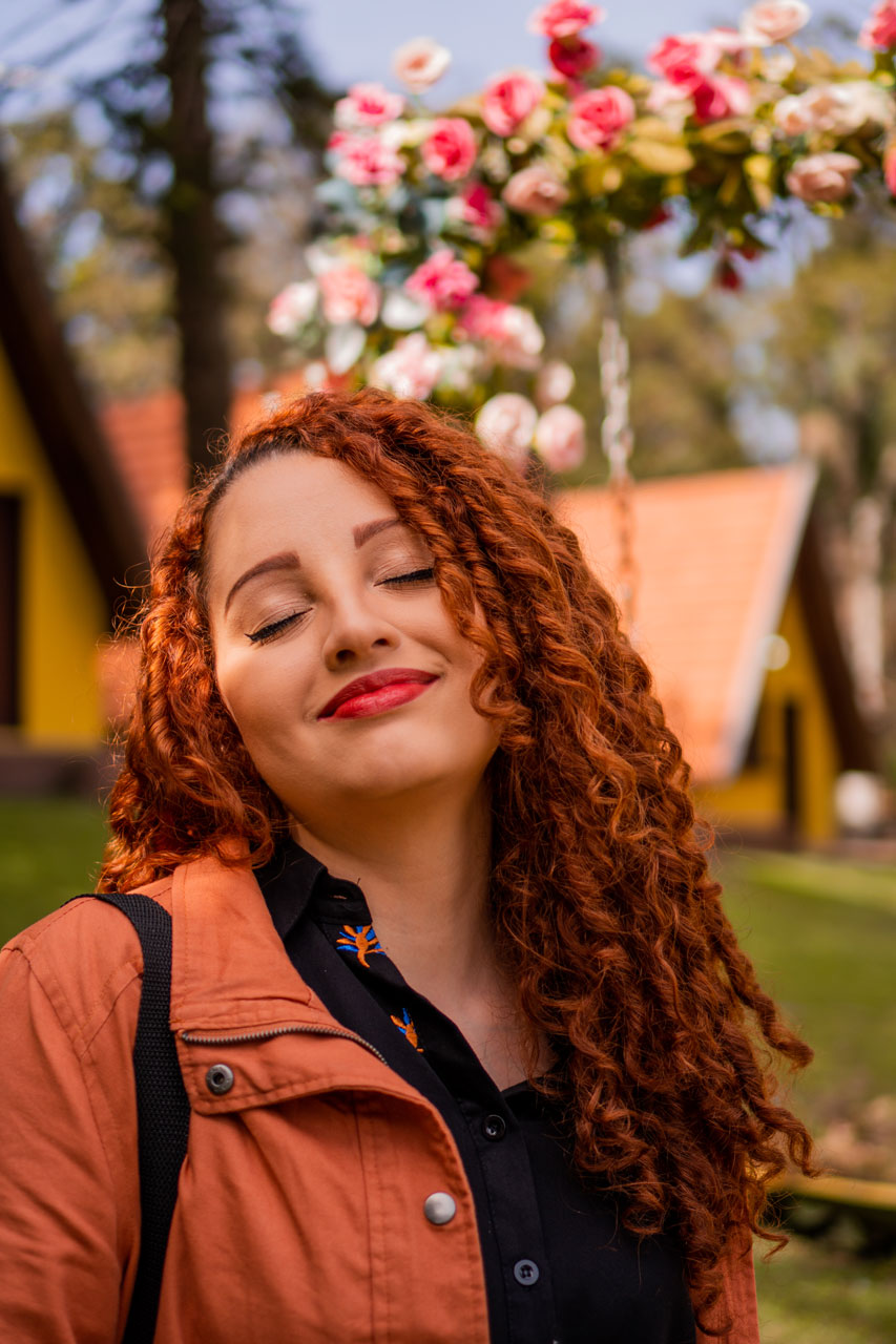 Look Laranja Cabelo Ruivo Cacheado