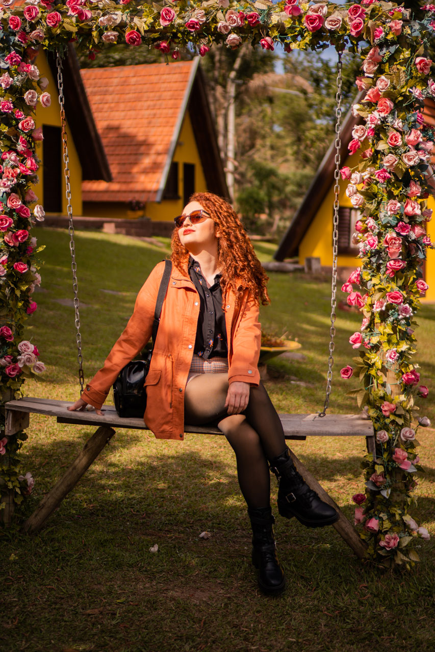 Look Laranja com Mix de Estampas