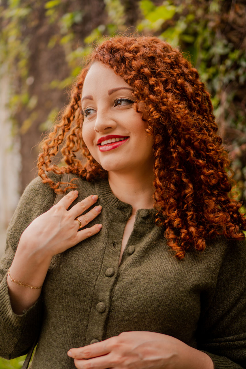 Look Verde Escuro com Detalhes Dourado